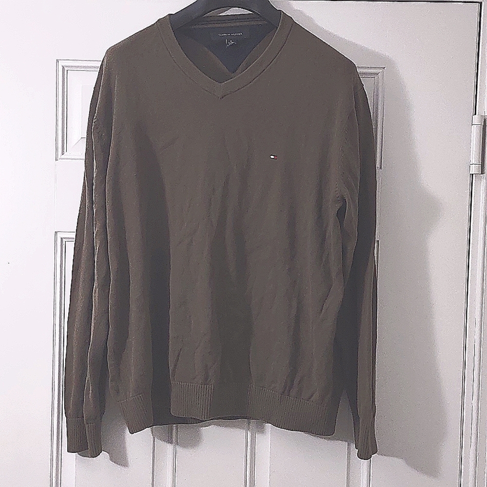 Man's V neck sweater size xl